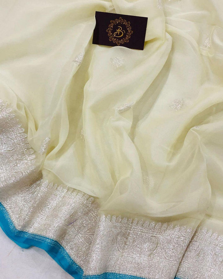 Off White Khaddi Chiffon Georgette Handloom Silk Saree - Aura Benaras