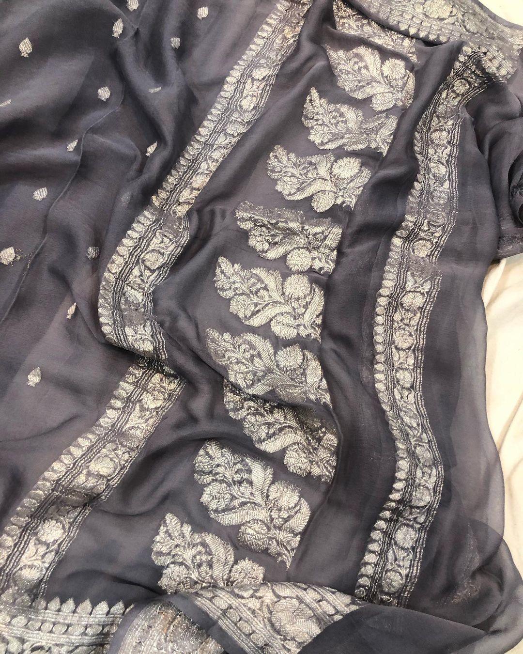 Grey Khaddi Chiffon Banarasi Handloom Saree - Aura Benaras