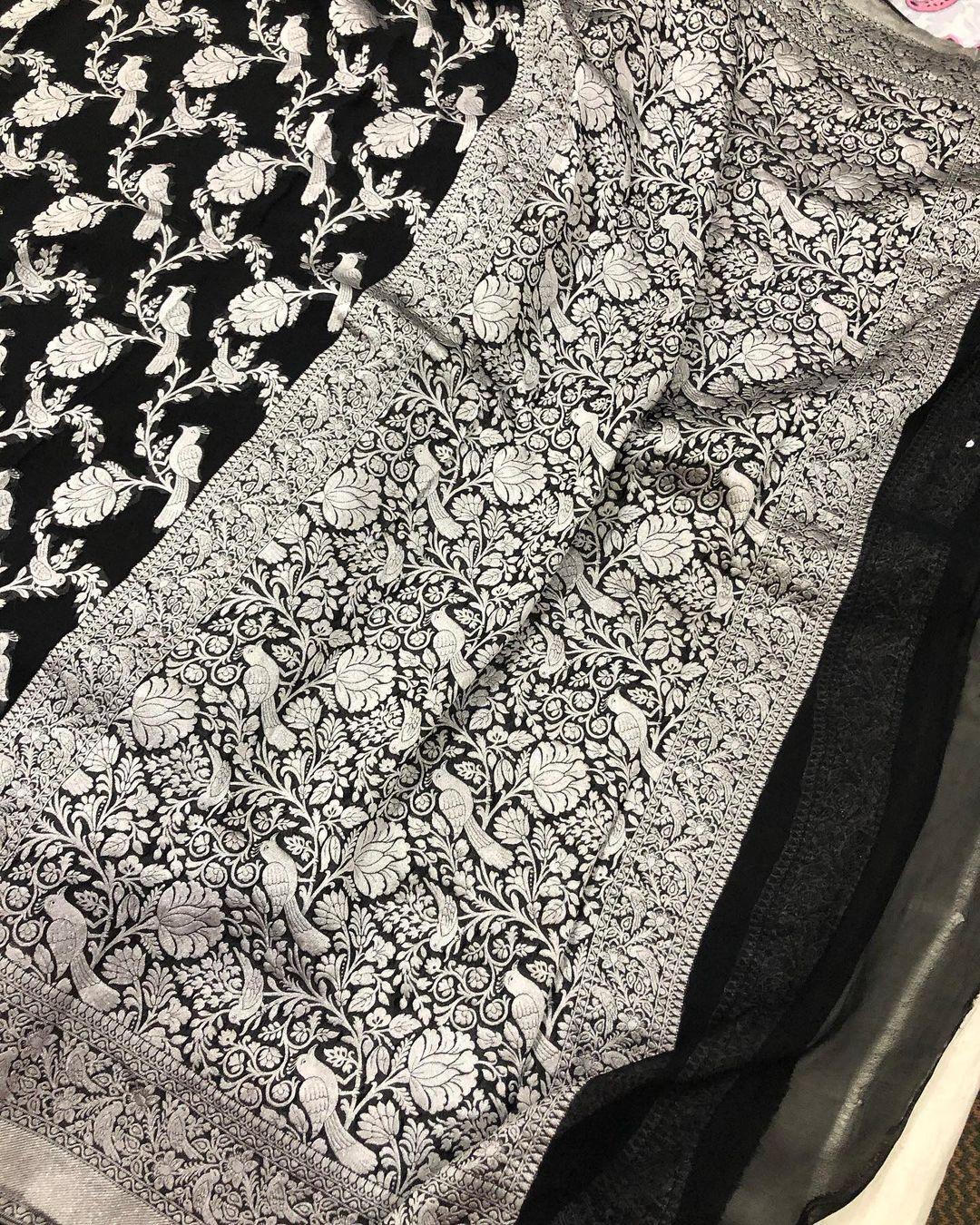 Black Banarasi Handloom Pure Georgette Silk Saree - Aura Benaras