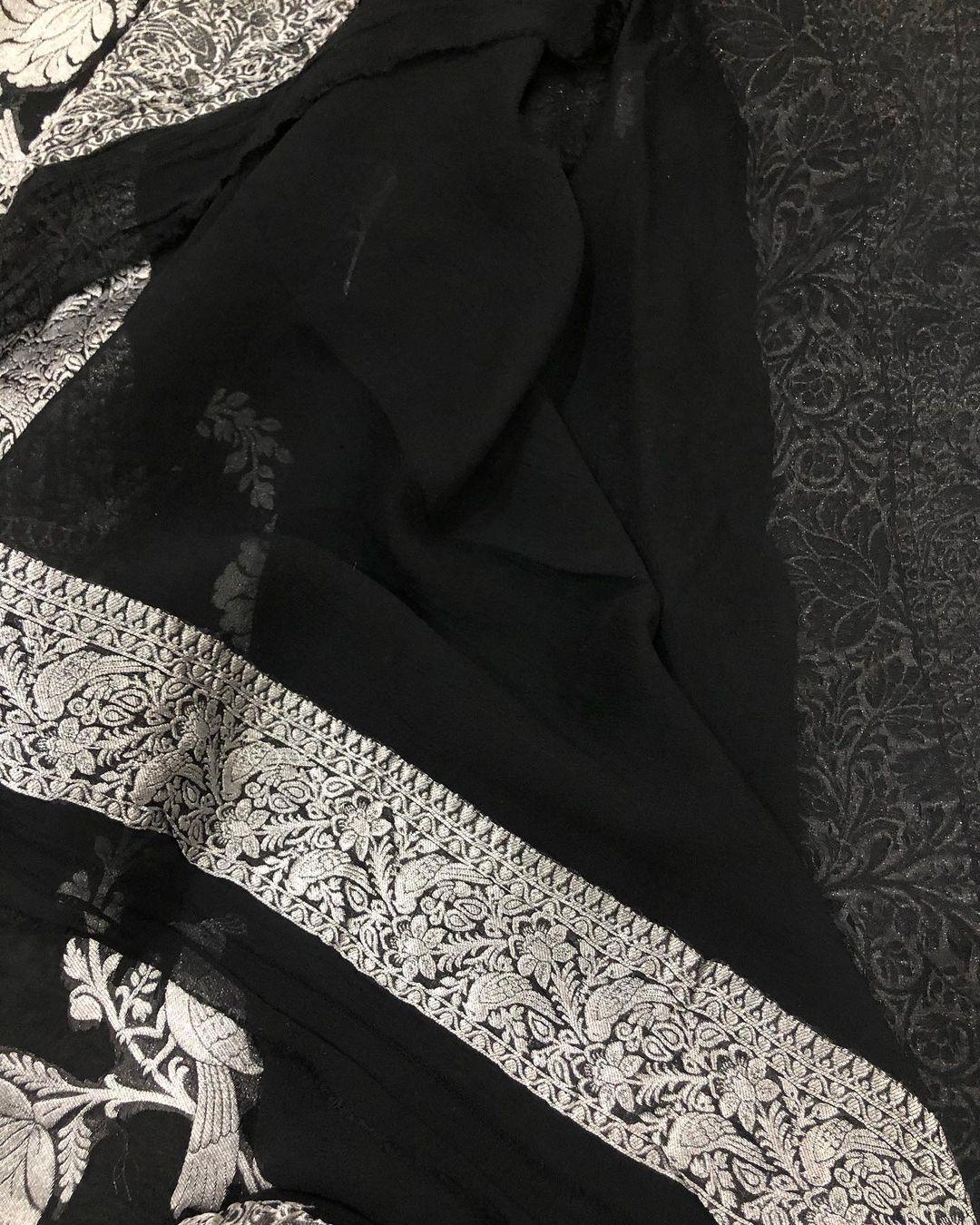 Black Banarasi Handloom Pure Georgette Silk Saree - Aura Benaras