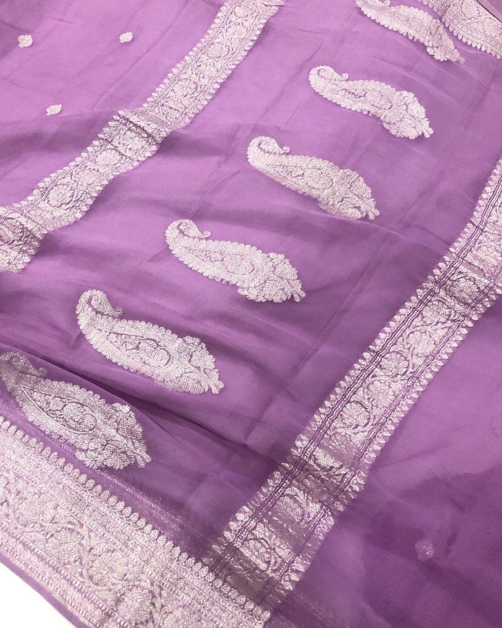 Sweet Lavender Khaddi Chiffon Banarasi Handloom Saree - Aura Benaras