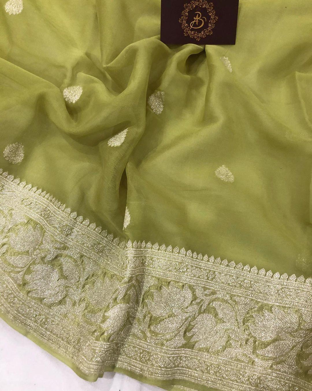 Pear Green Banarasi Handloom Pure Georgette Silk Saree - Aura Benaras