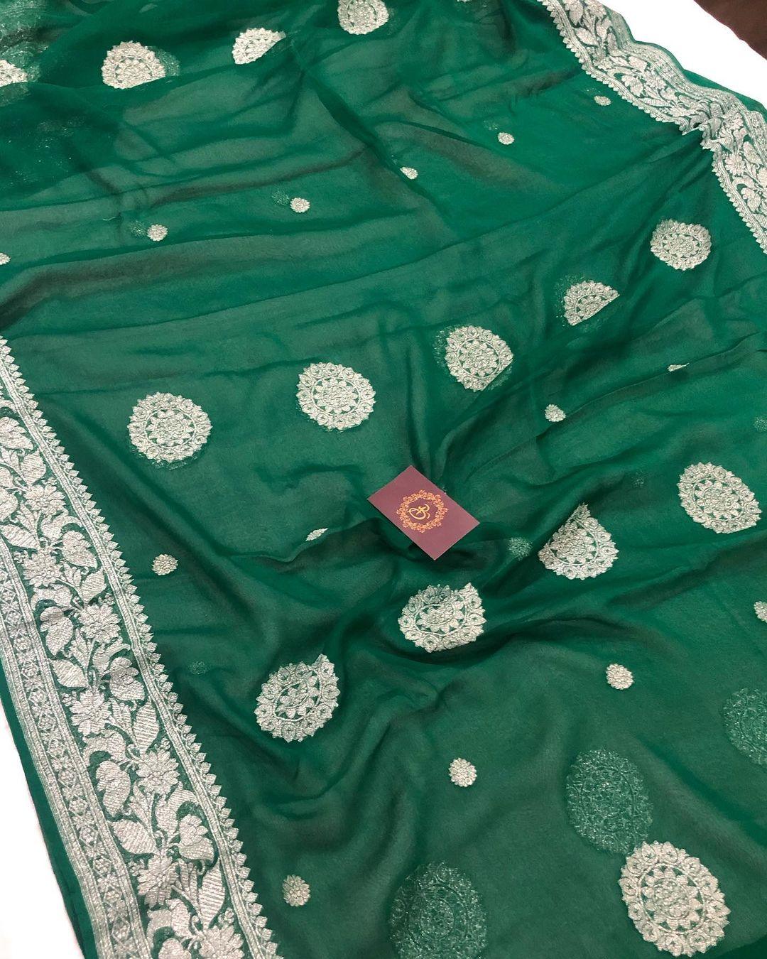 Green Banarasi Handloom Pure Georgette Silk Saree - Aura Benaras