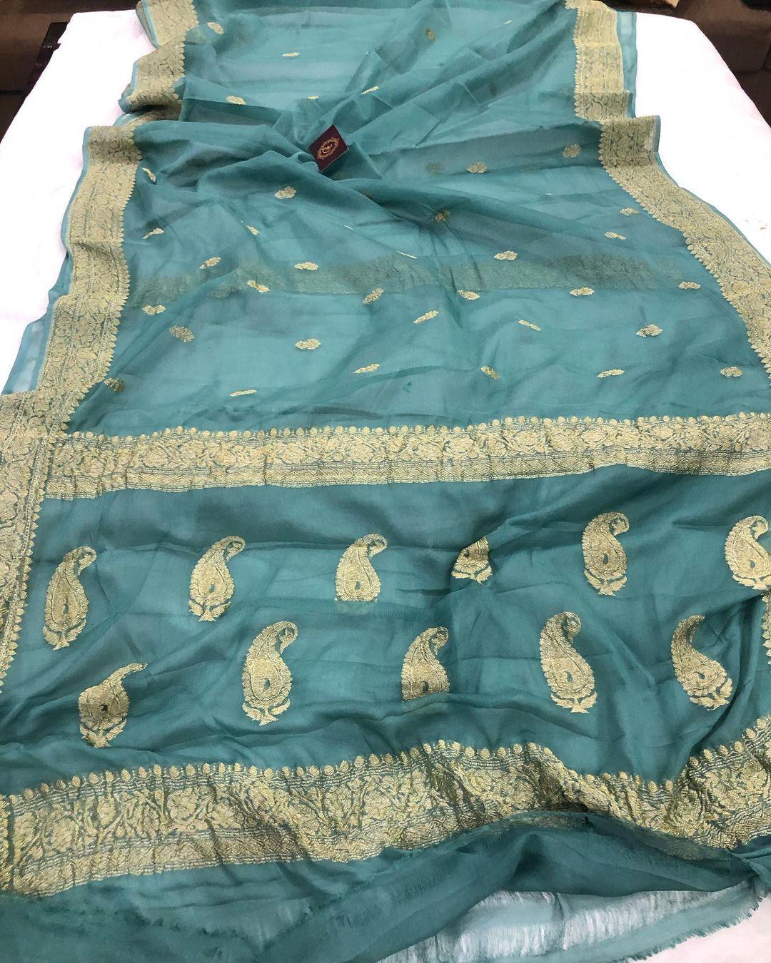 Grayish Green Banarasi Handloom Pure Georgette Silk Saree - Aura Benaras