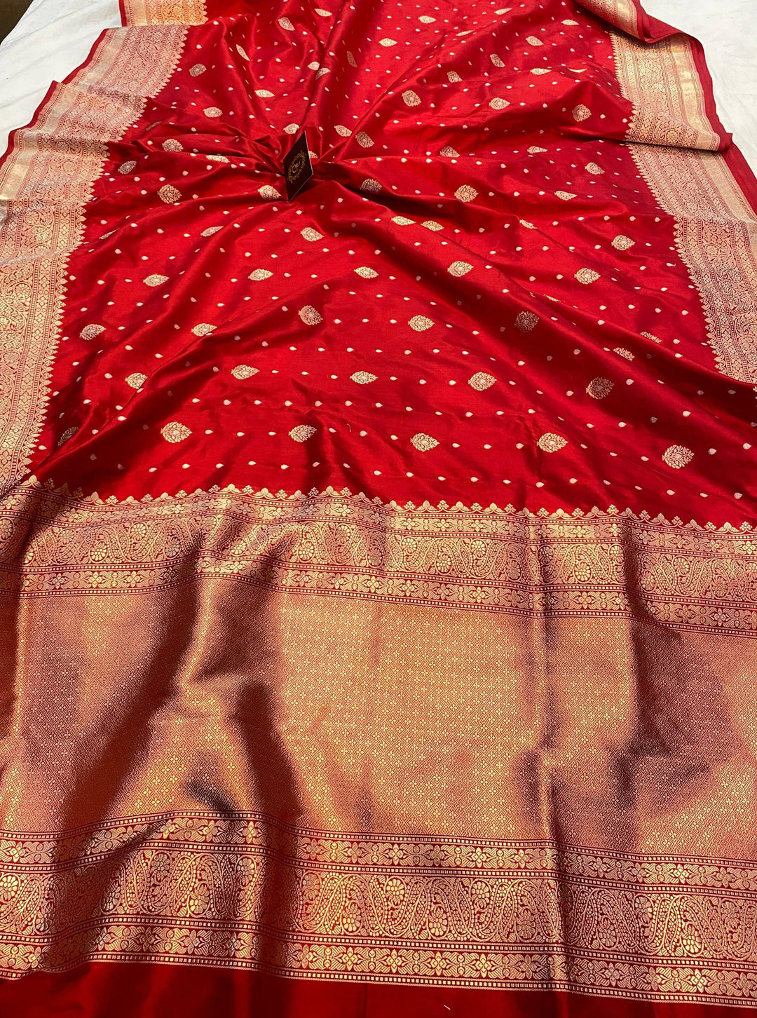 Red Pure Banarasi Handloom Katan Silk Saree - Aura Benaras