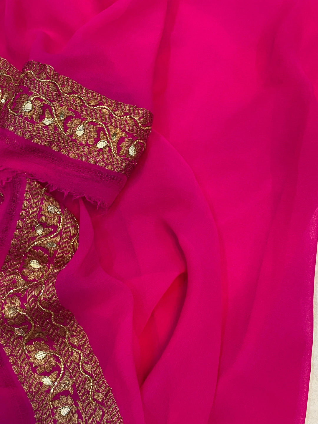 PINK BANARASI HANDLOOM PURE KHADDI GEORGETTE SILK SAREE WITH ZARDOZI WORK - Aura Benaras